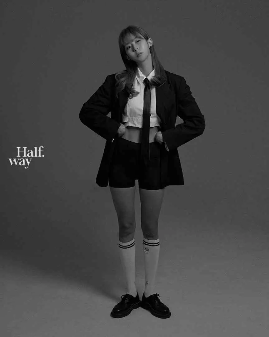 Uee - uee-sexy-27.webp